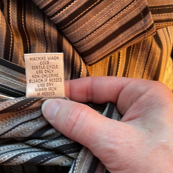 Flattering Button Down Blouse - Picture 7 of 8